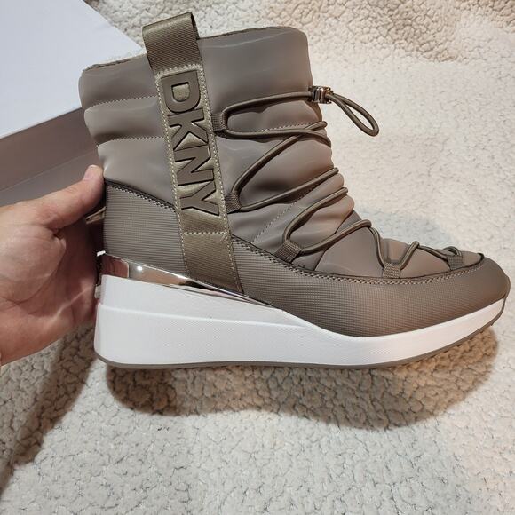 NEW DKNY Women's Perla Wedge Sneaker Boot Heeled   ash  SIZE 9.5 - Picture 5 of 7